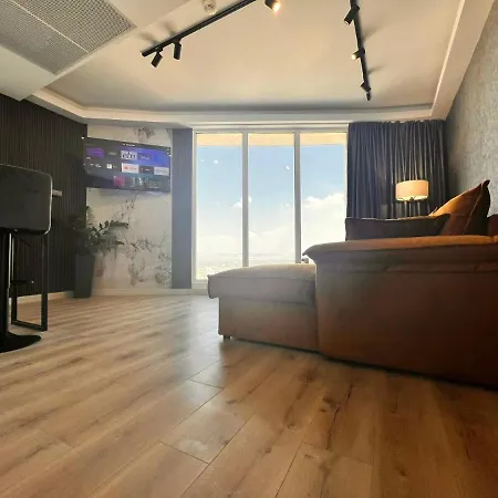 Апартаменти Alfred Sky Smart 29th Included